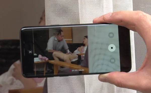 sex mỹ ko che Con dâu gian díu với bố chồng bị gã quản lý khu phố phát hiện